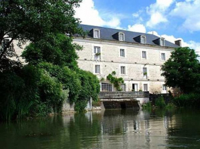 Отель Le Moulin de Poilly  Поийи-Сюр-Серен